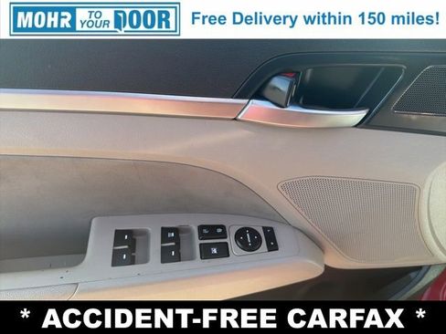Used 2019 Hyundai Elantra SEL image 11