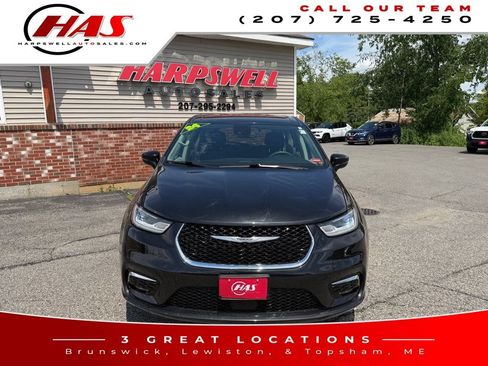 Used 2024 Chrysler Pacifica Touring-L FWD image 29