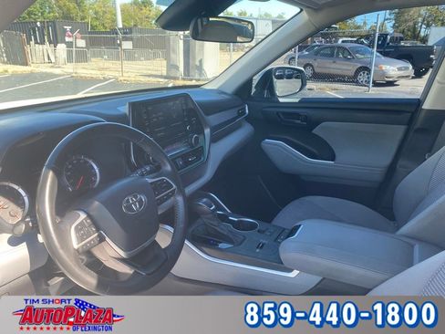 Used 2022 Toyota Highlander LE image 20
