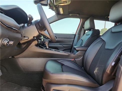 New 2026 Jeep Compass Latitude AWD/4WD image 12