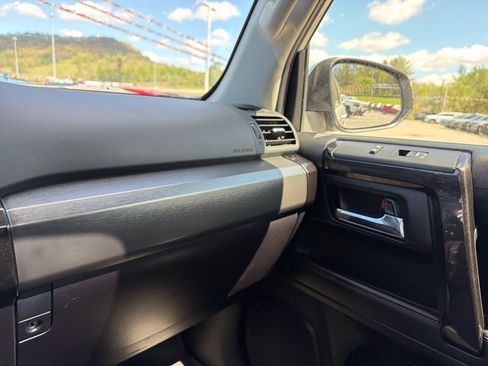 Used 2024 Toyota 4Runner TRD Off-Road Premium w/ Off Road Premium Plus Package AWD/4WD image 24