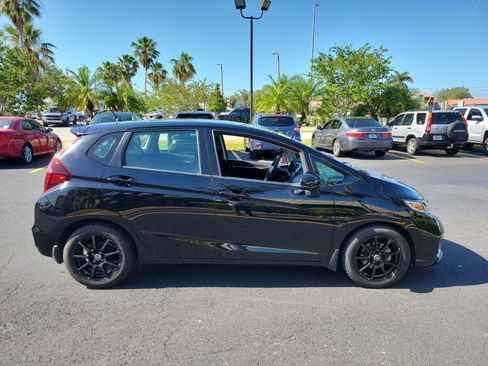 Used 2019 Honda Fit LX image 5