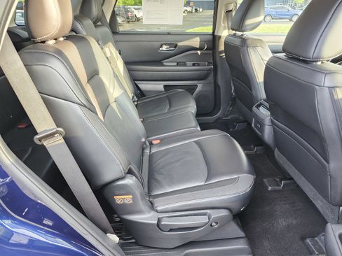 Used 2024 Nissan Pathfinder SL AWD/4WD image 20