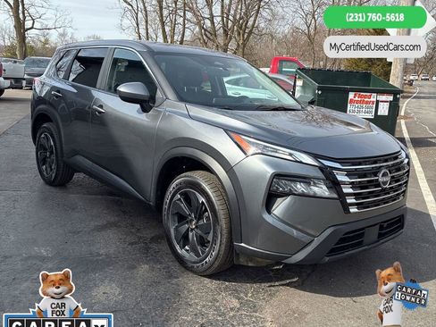 Used 2025 Nissan Rogue SV image 3