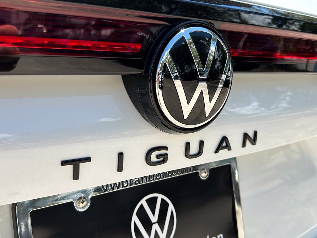 New 2026 Volkswagen Tiguan SE R-Line FWD image 44
