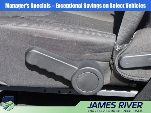 Used 2017 Jeep Wrangler Unlimited Sport w/ Quick Order Package 24S AWD/4WD image 23