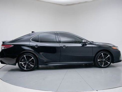 Used 2019 Toyota Camry XSE FWD image 8