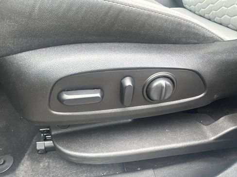 Used 2019 Chevrolet Equinox LS w/ LS Convenience Package AWD/4WD image 14