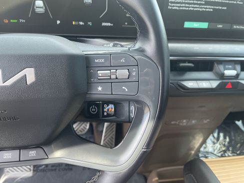 Used 2024 Kia EV9 GT-Line AWD/4WD image 24