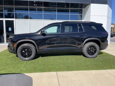 New 2026 Chevrolet Traverse Z71 w/ Enhanced Driving Package image 3