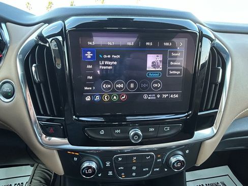 Used 2023 Chevrolet Traverse Premier image 15