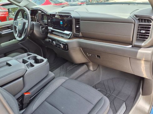 Used 2022 Chevrolet Silverado 1500 LT w/ All Star Edition Plus RWD image 9