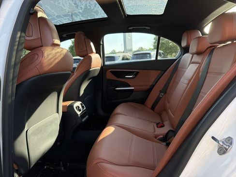 Used 2022 Mercedes-Benz C 300 4MATIC Sedan image 13
