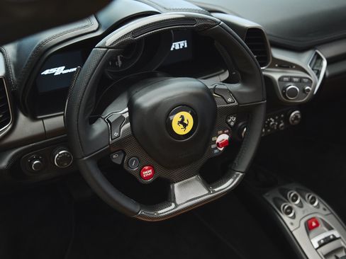 Used 2013 Ferrari 458 Spider RWD image 38