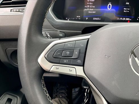 Used 2024 Volkswagen Tiguan SE image 21