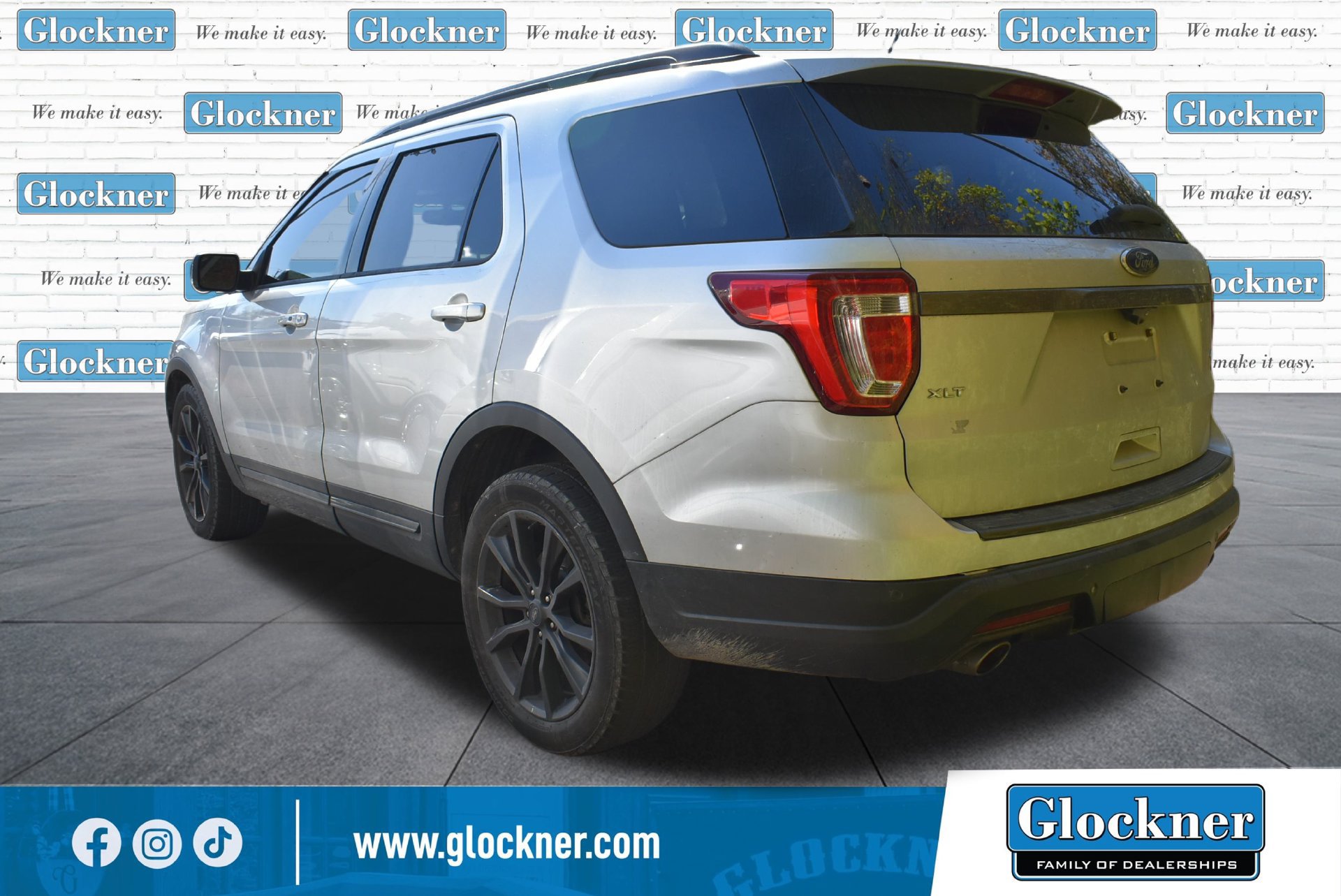 Used 2019 Ford Explorer XLT w/ Equipment Group 202A AWD/4WD image 8