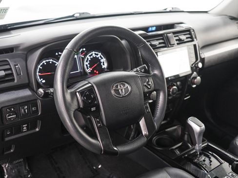 Used 2021 Toyota 4Runner TRD Off-Road Premium AWD/4WD image 19