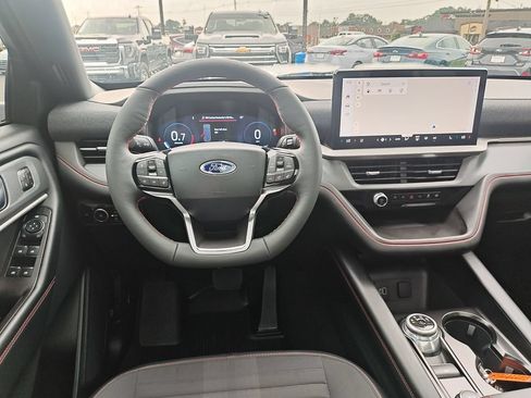 Used 2026 Ford Explorer ST-Line w/ ST-Line Street Pack AWD/4WD image 16