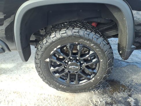 Used 2024 Chevrolet Silverado 3500 LTZ w/ LTZ Plus Package image 6