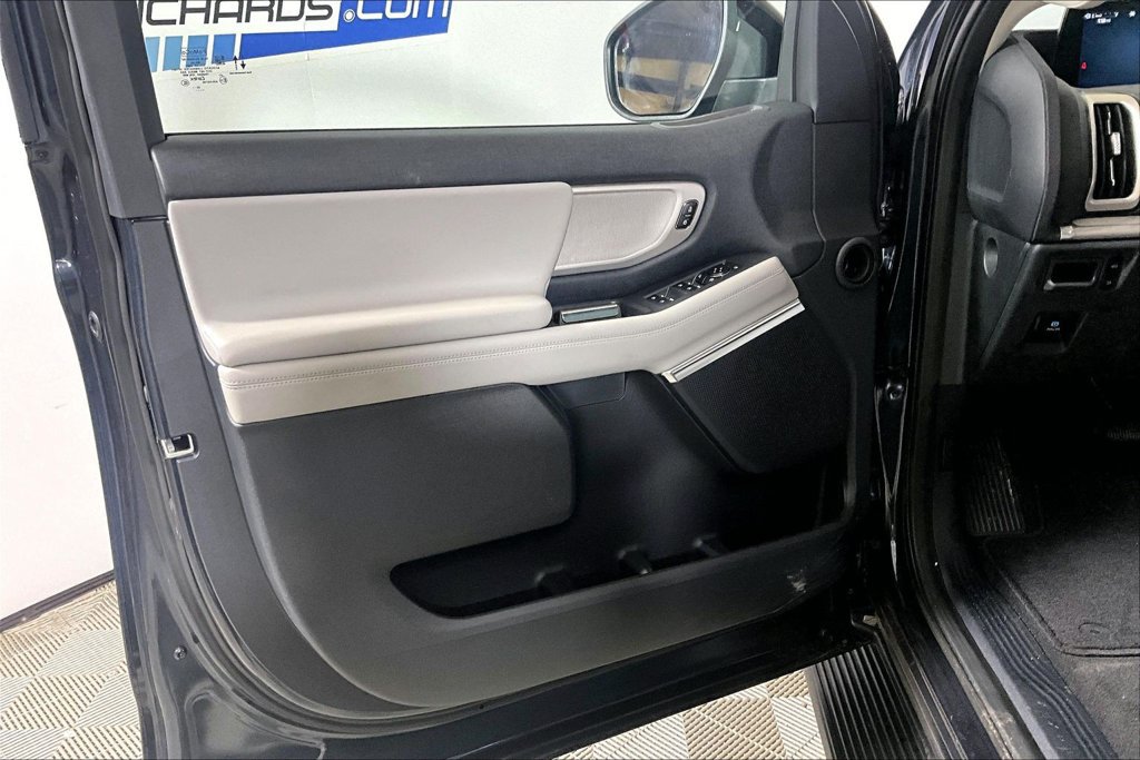 Used 2026 Ford Expedition Active RWD image 18