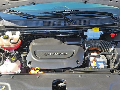 Used 2023 Chrysler Pacifica Touring-L FWD image 42