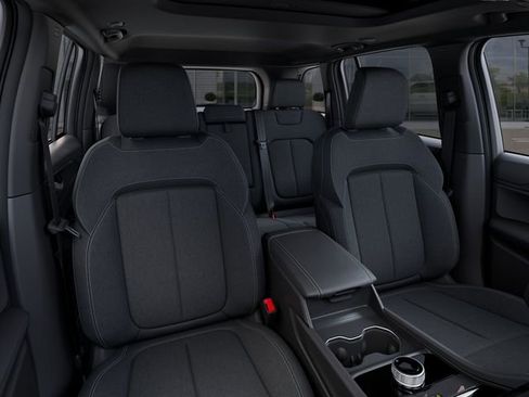 New 2025 Jeep Grand Cherokee Laredo w/ Luxury Tech Group I AWD/4WD image 16