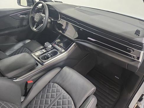 Used 2025 Audi SQ7 Prestige AWD/4WD image 24