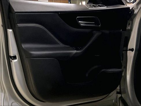 Used 2017 Jaguar F-PACE S image 21