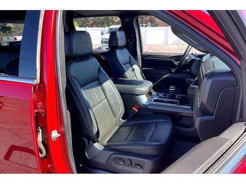Used 2025 Chevrolet Silverado 1500 High Country w/ Technology Package AWD/4WD image 7