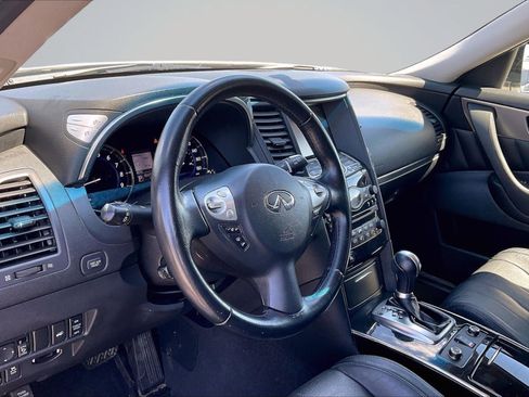 Used 2017 INFINITI QX70 AWD w/ Premium Package image 14