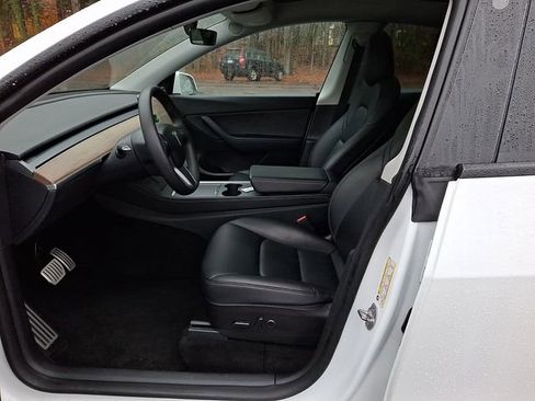 Used 2022 Tesla Model Y Performance image 17