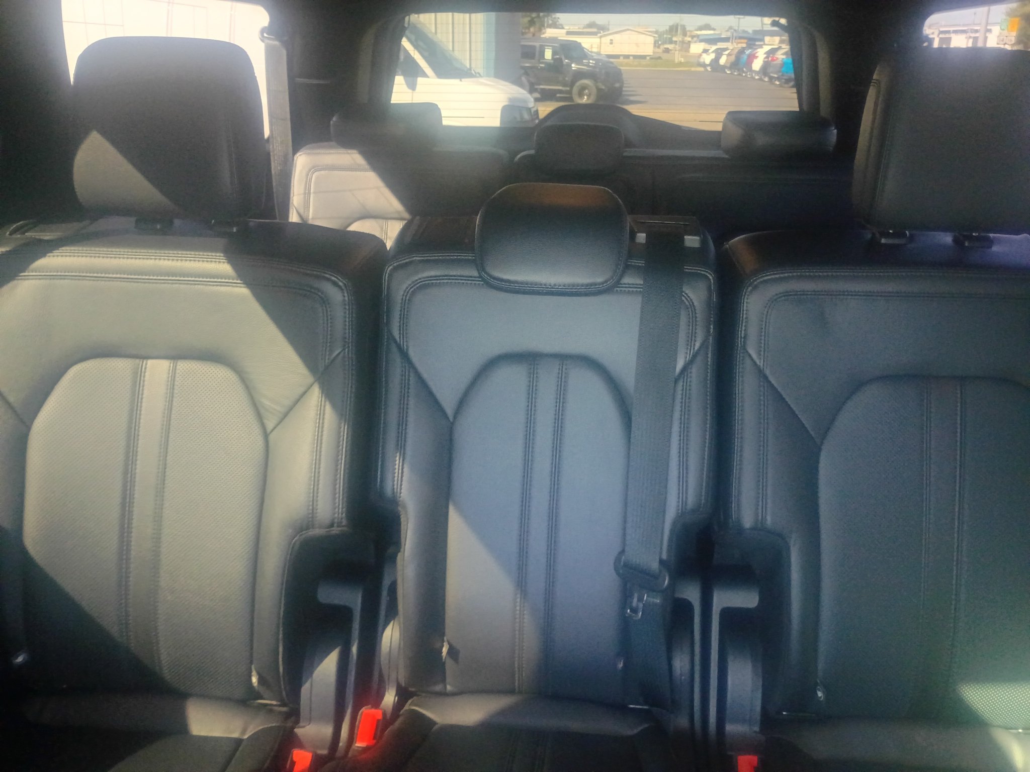 Used 2018 Ford Expedition Max Limited w/ Equipment Group 302A AWD/4WD image 9