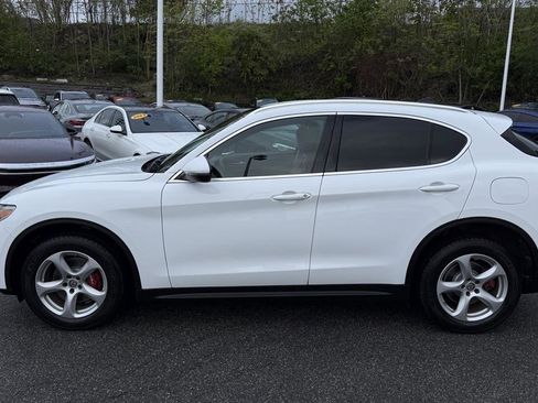 Used 2019 Alfa Romeo Stelvio AWD image 12