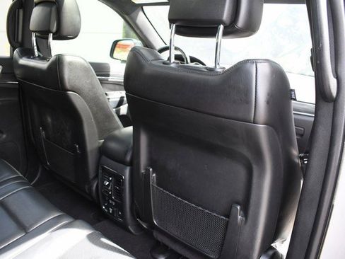 Used 2019 Jeep Grand Cherokee Limited w/ Luxury Group II image 28