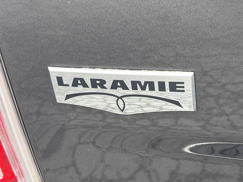 Used 2017 RAM 1500 Laramie image 10