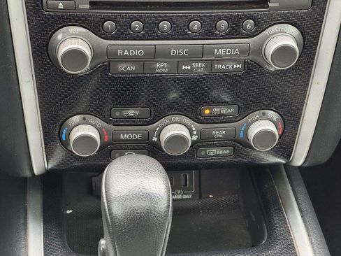 Used 2020 Nissan Pathfinder SL AWD/4WD image 5
