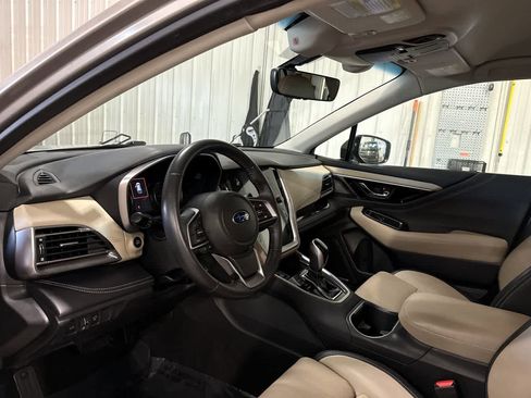 Used 2020 Subaru Outback Limited image 2