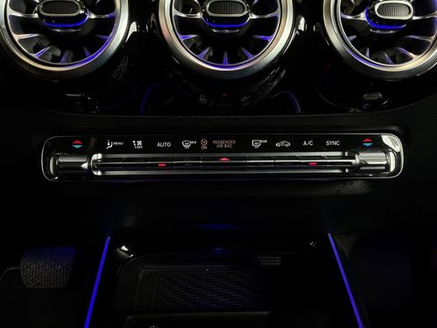 Used 2025 Mercedes-Benz GLA 250 image 30