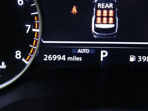 Used 2025 Nissan Pathfinder SV image 10