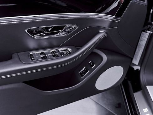 Used 2023 Bentley Flying Spur S V8 AWD/4WD image 37