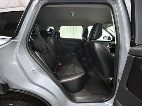 Certified 2025 Nissan Rogue SV AWD/4WD image 18