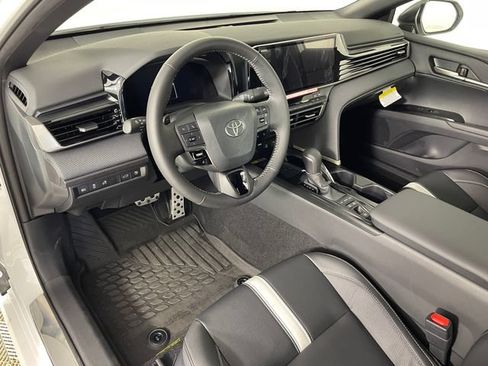 New 2026 Toyota Camry Hybrid AWD/4WD image 3
