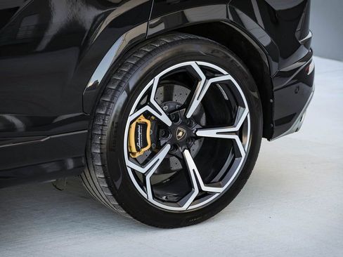 Used 2019 Lamborghini Urus image 39