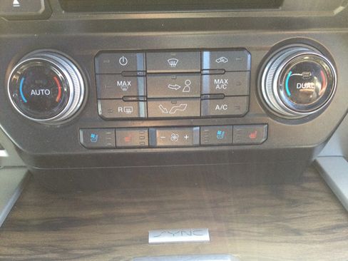 Used 2018 Ford F150 Lariat w/ Equipment Group 502A Luxury AWD/4WD image 35