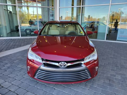 Used 2017 Toyota Camry XLE image 9