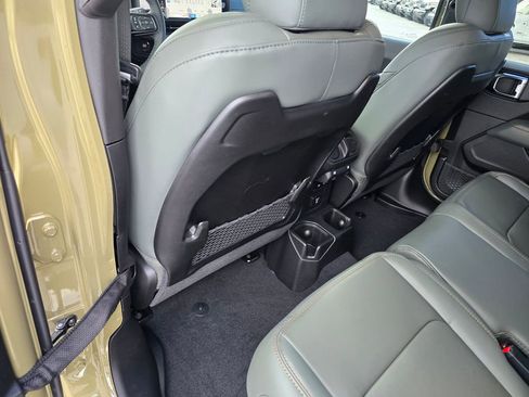 New 2025 Jeep Gladiator Mojave w/ Convenience Group image 21