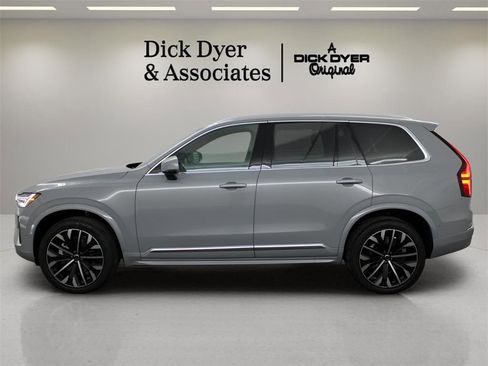 New 2026 Volvo XC90 B6 Plus w/ Protection Package Premier image 5