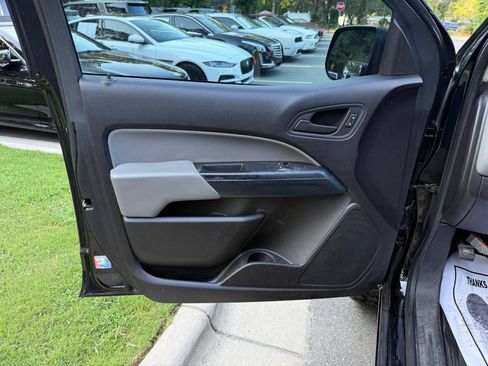 Used 2017 Chevrolet Colorado W/T w/ WT Convenience Package RWD image 16