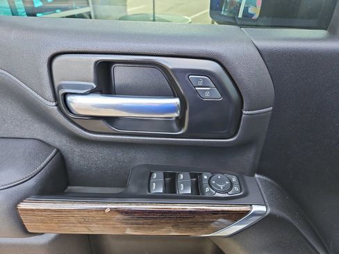 Used 2022 GMC Sierra 2500 SLE w/ SLE Convenience Package image 16