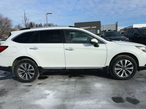 Used 2019 Subaru Outback 2.5i Touring image 9